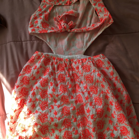 ASOS Dresses & Skirts - ASOS flower dress ASOS Dresses & Skirts - ASOS flower dress